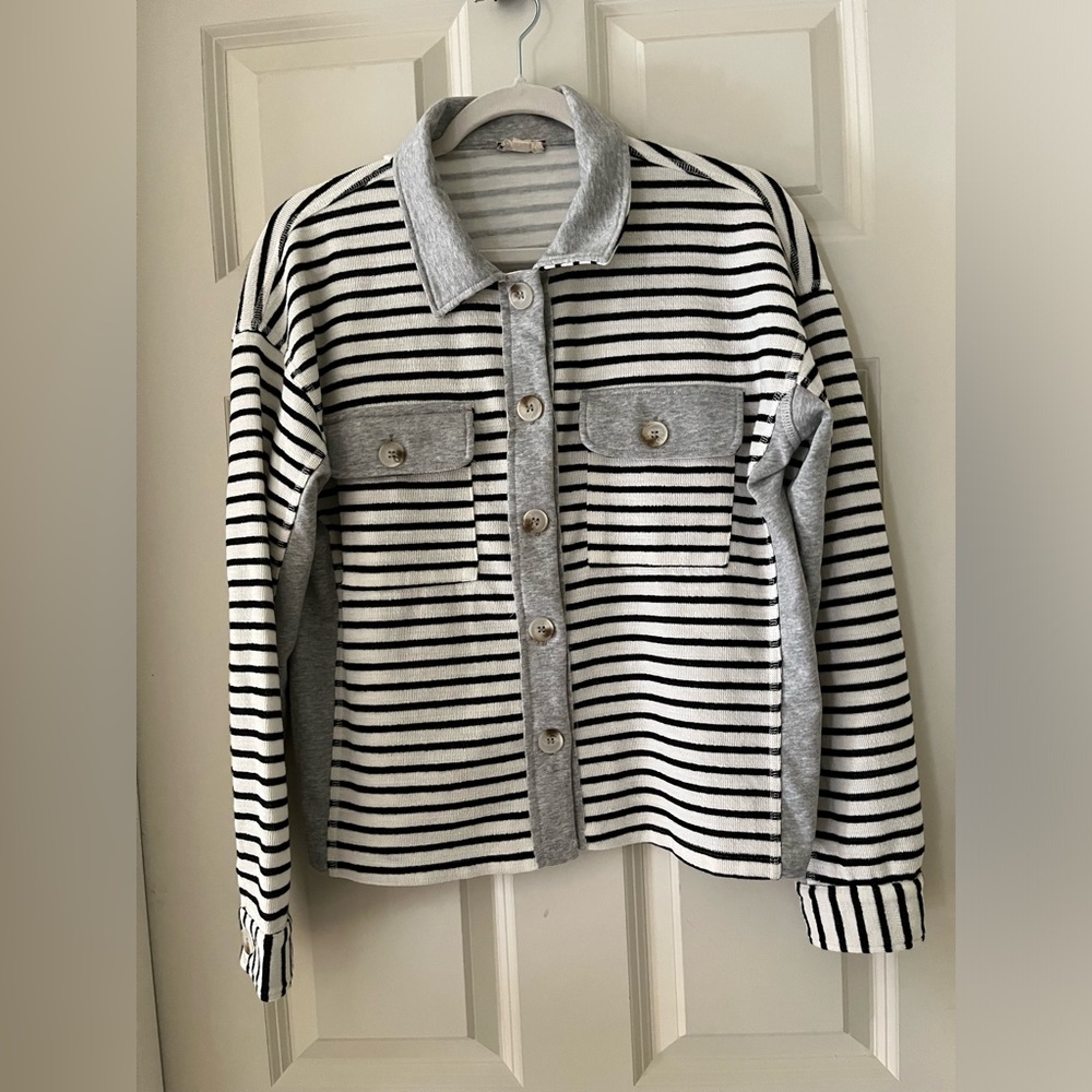 Women’s Hem & Thread sweater/shacket/cardigan button down black/gray/white -M